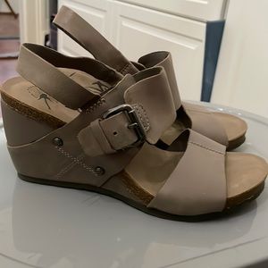 NWOT Overnight Wedge size 9.5: Brand OTBT